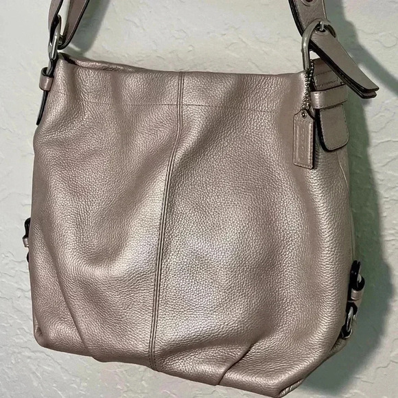 Coach pebbled leather bag. - Picture 2 of 7